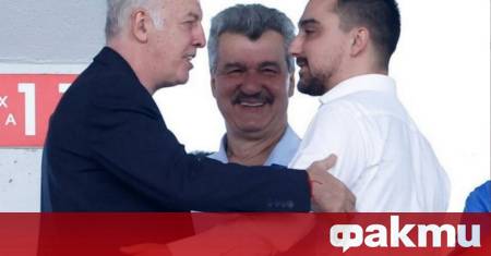Тодор Тодоров Батков който е син на бившия президент и