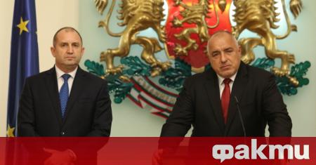 Министър председателят Бойко Борисов води на президента Румен Радев с над