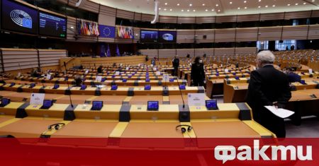 Европейският парламент прие резолюция с предупреждение към Русия за сурови