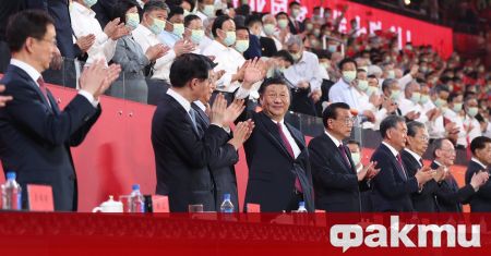 Китайският президент Си Цзинпин връчи днес за пръв път нов