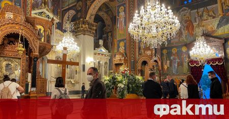 Синодът на Гръцката православна църква призова вярващите да се ваксинират