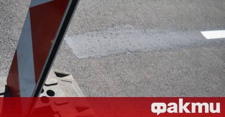 Ремонт на участък от активната лента и автобусната спирка по