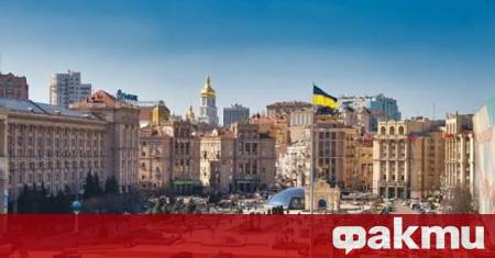Основните европейски лидери се опитват да стабилизират финансовата и военната
