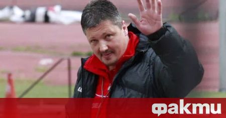 Треньорът на ЦСКА Любослав Пенев е провел телефон разговор със
