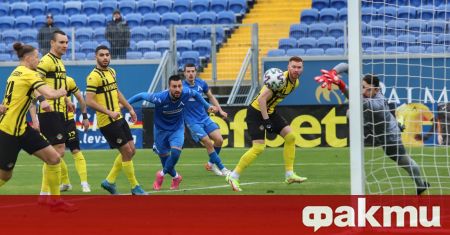 Левски победи Ботев Пловдив с 2:0 в мач от 18-ия