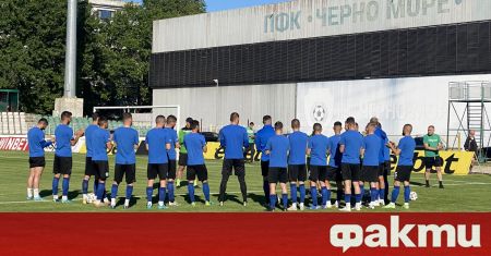Треньорът на Черно море Илиан Илиев определи група от 19