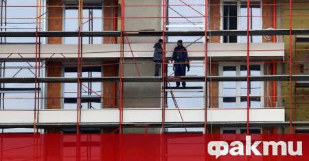 Полицията в Бургас разследва схема за измама със строителни материали.
