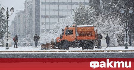 Сняг и минусови температури сковаха Северна Гърция при преминаването на