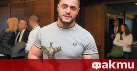 Световният шампион във вдигането на тежести Карлос Насар за пореден