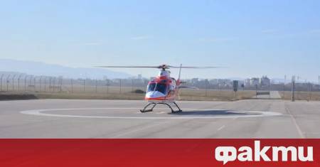 Медицински хеликоптер транспортира пострадал при битов инцидент 63 годишен мъж от