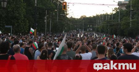Хиляди протестиращи блокираха Орлов мост Полицията затвори движението Кръстовището на