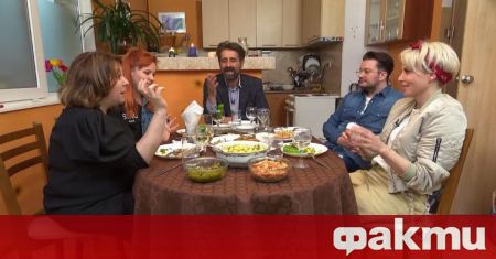 Певецът Стефан Илчев комедийният титан Филип Аврамов водещата с кадифен