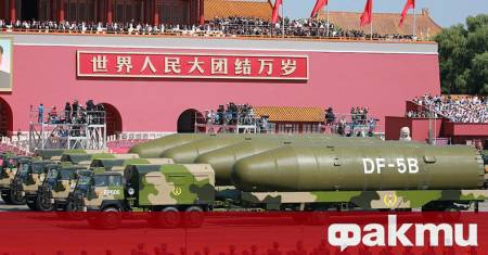 Народноосвободителната армия на Китай демонстрира стратегически бомбардировачи H 6N на парада