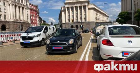 ФАКТИ публикува мнения с широк спектър от гледни точки за