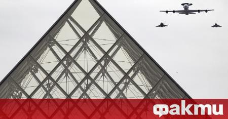 Самолет предизвика паника в Париж, предаде агенция Ройтерс. Преди малко