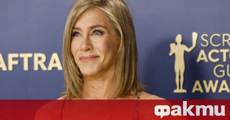 Широко аплодираните мемоари на Дженет Макърди Радвам се че майка