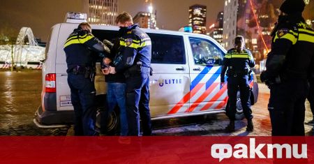 Нидерландия въведе днес полицейски час като мярка срещу разпространяването на
