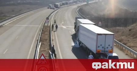 Пътна обстановка: тапи на Лесово и ремонти по ключови трасета
