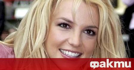 Поп принцесата Бритни Спиърс бе заснета в Лос Анджелис държейки