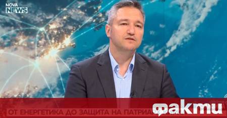 В желанието си да постигне нещо и да даде политически