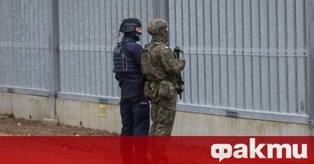 Полският министър на вътрешните работи Марчин Кервински демонстрира успешната охрана