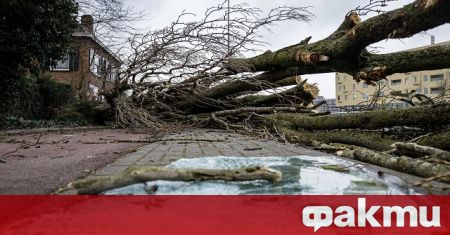 Два урагана връхлетяха Европа тази седмица и нанесоха тежки щети