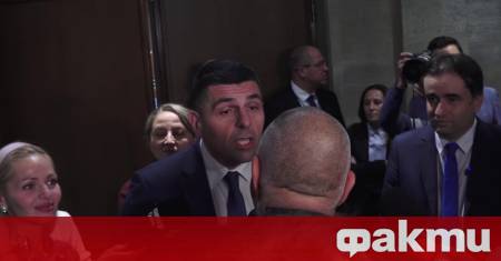 Калоян Методиев: Мирчев влезе на терена на "Възраждане". Иззе им инструментите