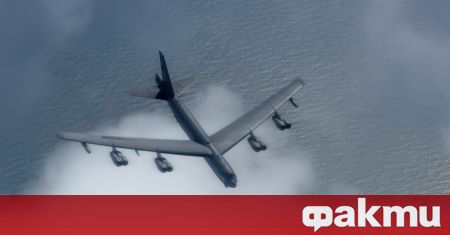 Американски стратегически бомбардировача B 52 пристигнаха в Обединеното кралство за да