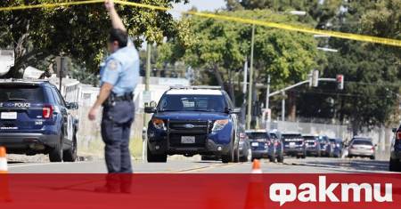 Двама души бяха убити а няколко ранени при стрелба на