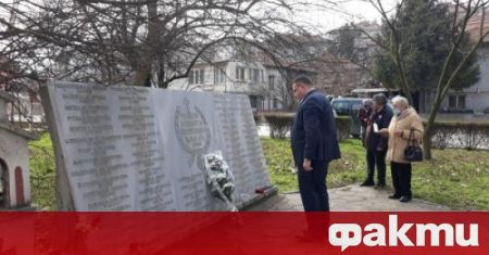 В Свищов беше почетена паметта на загиналите при голямото земетресение