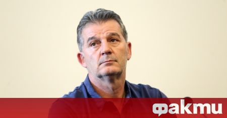 Феновете на ЦСКА замесиха името на Емил Костадинов като виновник