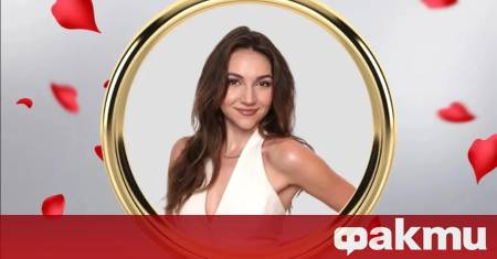 Росица Костова е на 26 години родена е в Асеновград