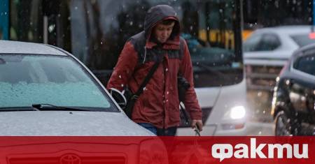 Обилен дъжд който премина в сняг заваля в много части