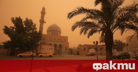 Поредна пясъчна буря се спусна над Ирак и затвори летища
