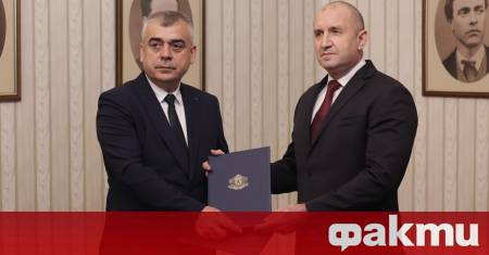 Президентът Румен Радев връчи днес третия мандат за съставяне на