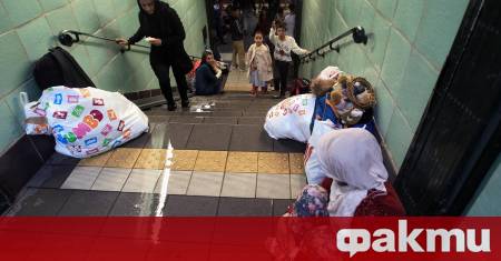 Значително по малък брой хора са подали молби за убежище