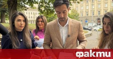 На пресконференция пред Народното събрание Борис Бонев и арх Росица