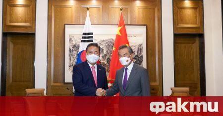 Външните министри на Китай и Южна Корея се ангажираха по