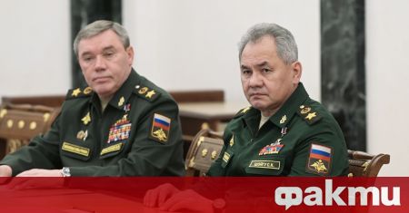 Руският министър на отбраната Сергей Шойгу и началникът на Генералния
