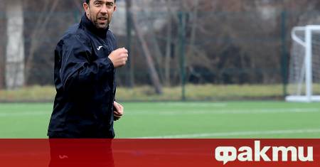 49 годишният вратар на Славия Георги Петков ще продължи да играе