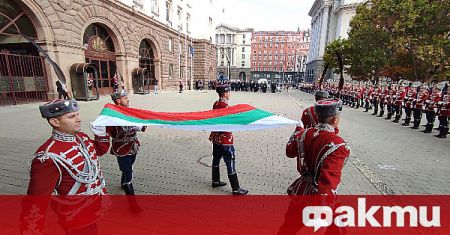 Нека не чакаме някой друг да ни буди а да