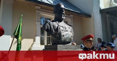 Военен бюст паметник на княз Александър I Български откриха в Държавното