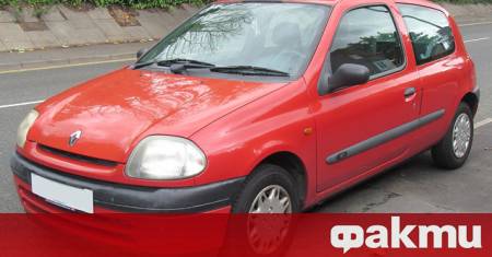 Renault Clio II произвеждан между 1998 и 2012 година е