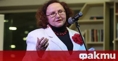 Известната писателка литературовед литературен историк Катя Зографова откри тържестваната вечер