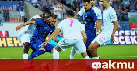 Още във втората минута Левски организира първата по опасна атака при