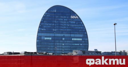 Две от най големите испански банки CaixaBank и BBVA съкращават