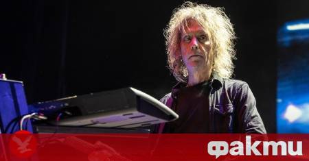 Пери Бамонте китарист и клавирист на британската рок група The