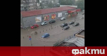 Интензивен дъжд придружен със слаба градушка падна над Лом Около