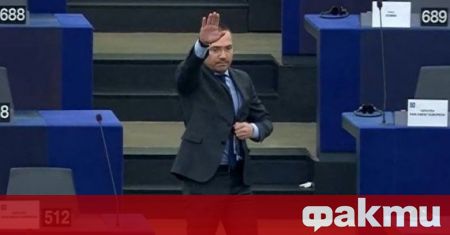 Българският евродепутат националист Ангел Джамбазки отправи нацистки поздрав в залата