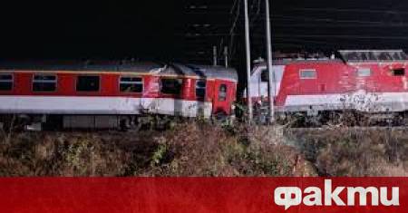 Единадесет пострадали бяха откарани в болница след катастрофа между два